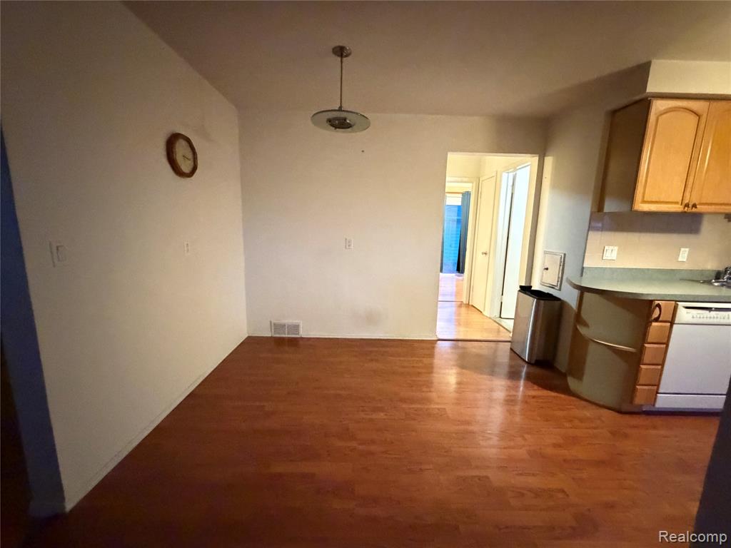 25125 Campbell Avenue, Warren, MI 48089 — Photo 10