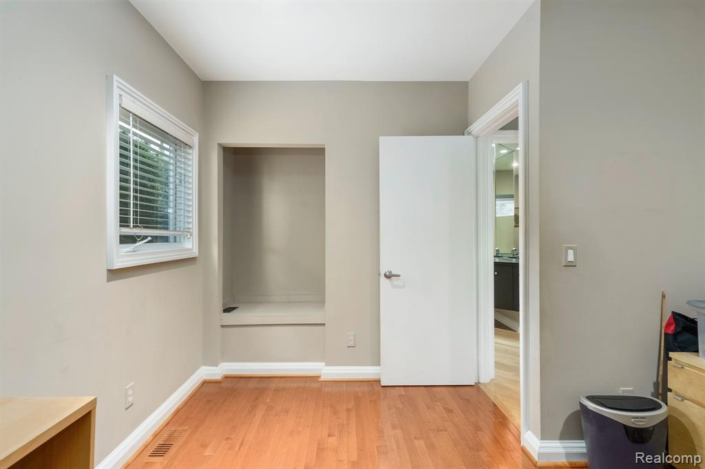 775 Lyle Drive, Waterford, MI 48327 — Photo 33