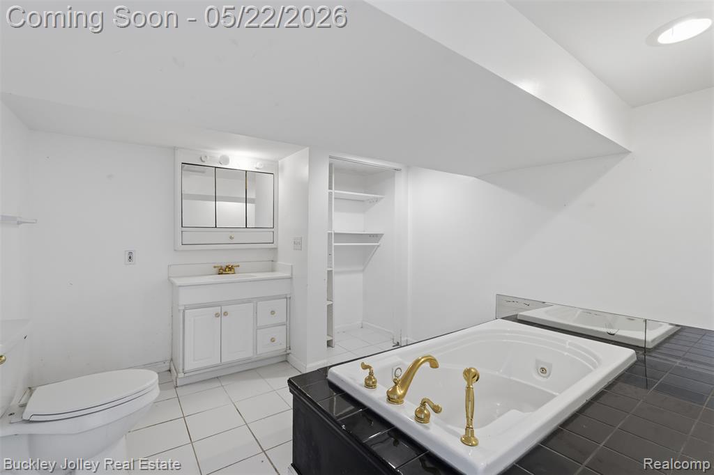 9255 Evergreen Road, Brighton, MI 48116 — Photo 18