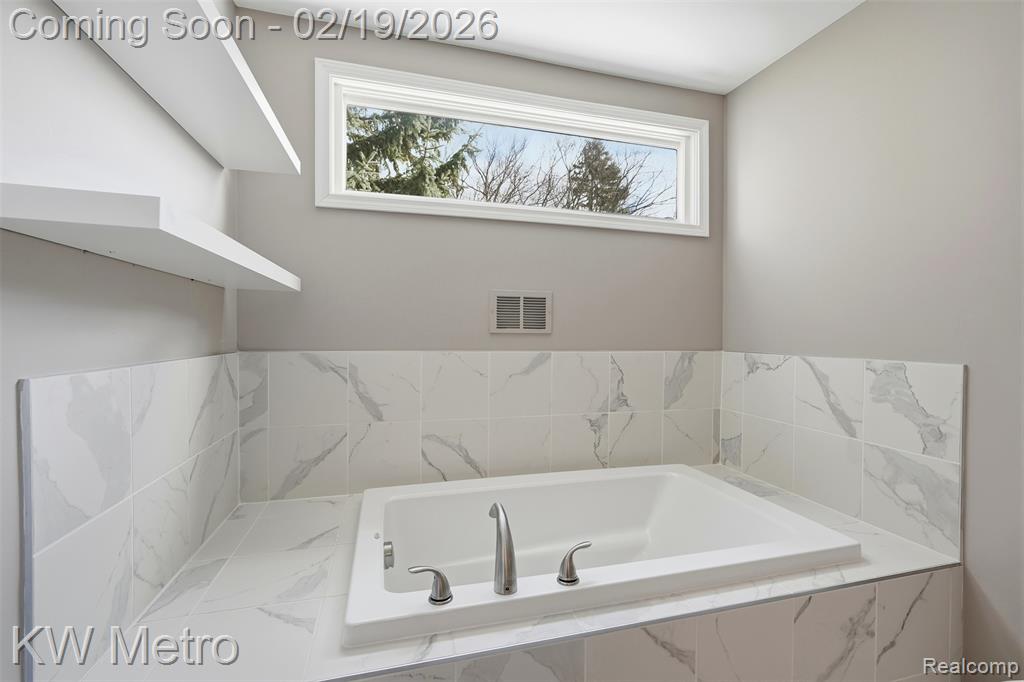 4606 Strandwyck Road, West Bloomfield, MI — Photo 17