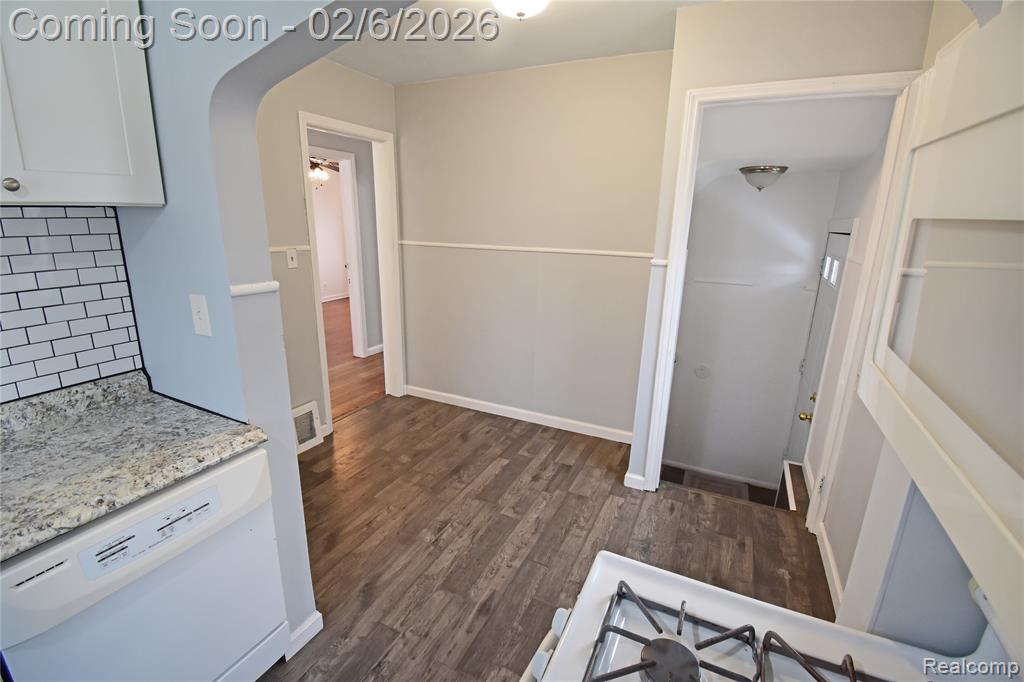 8305 Stephens, Center Line, MI 48015 — Photo 17