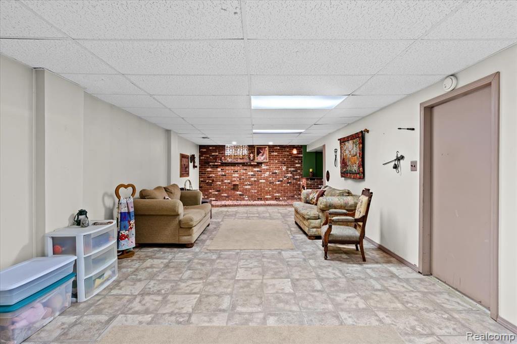 6460 Hogan Road, Fenton, MI 48430 — Photo 17