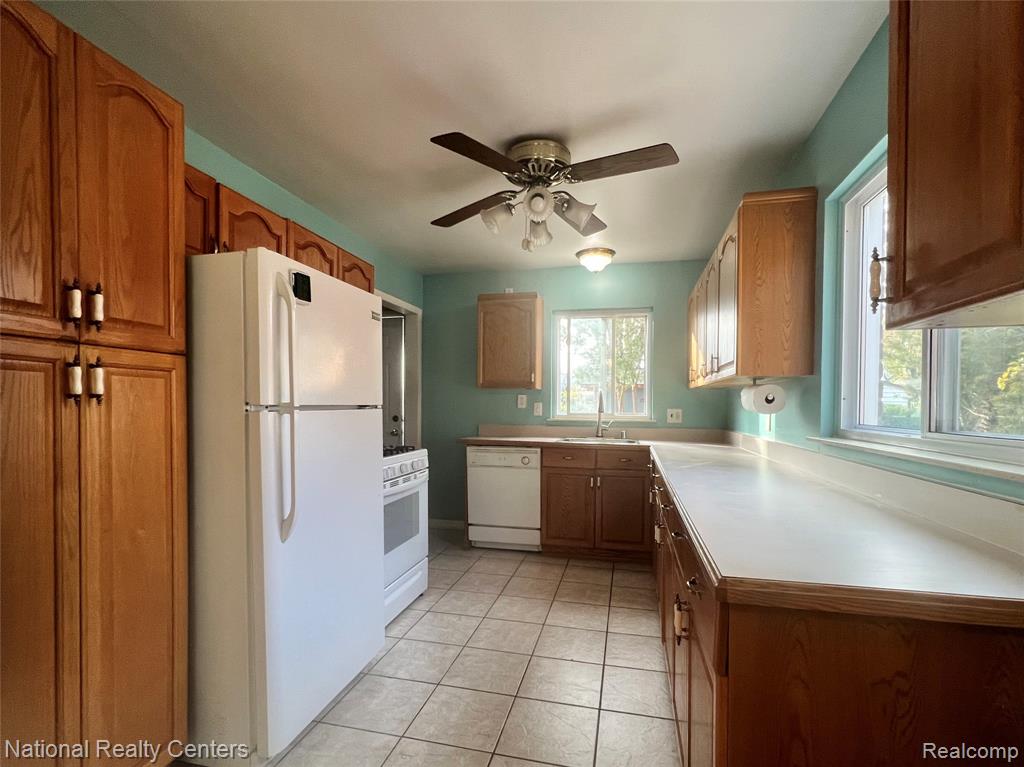 8571 Cranston Street, Westland, MI — Photo 10