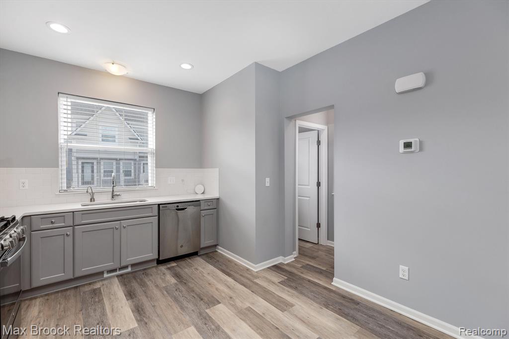 540 PARKDALE Lane, 72, Ferndale, MI 48220 — Photo 13