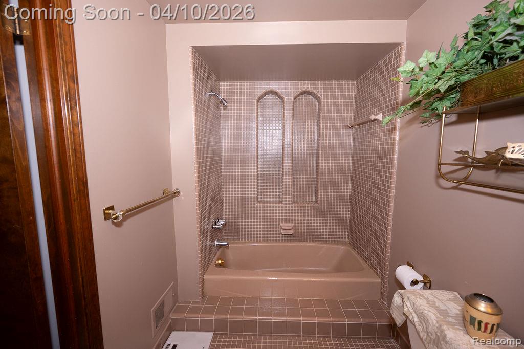14284 Balmoral Street, Riverview, MI 48193 — Photo 24