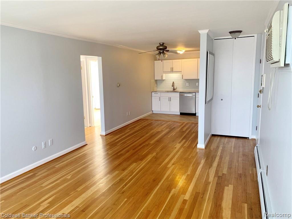 125 E 14 MILE Road, Birmingham, MI 48009