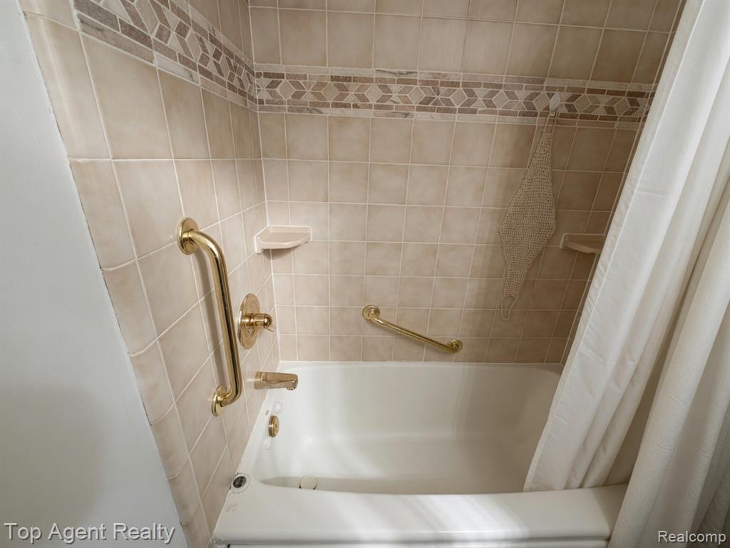 4436 Buckingham Drive, Warren, MI 48092 — Photo 10