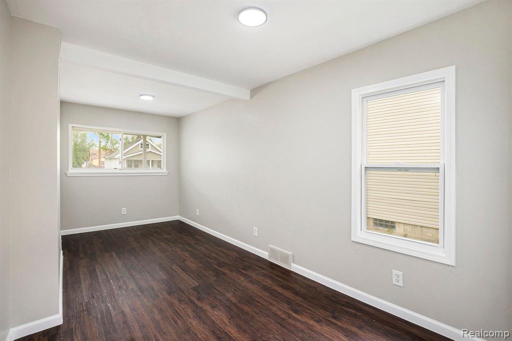 7260 CADILLAC Avenue, Warren, MI 48091 — Photo 8
