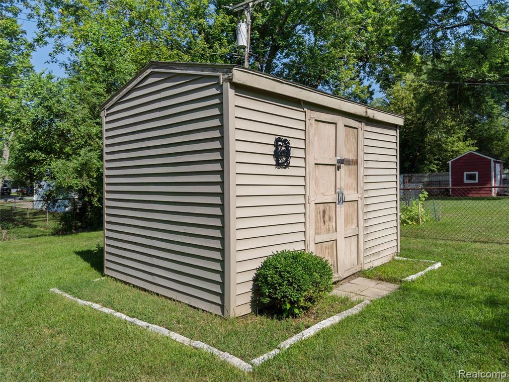 3557 Frankman Avenue, Waterford, MI 48329 — Photo 27