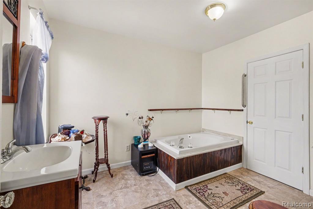 7815 E M 21, Corunna, MI 48817 — Photo 22