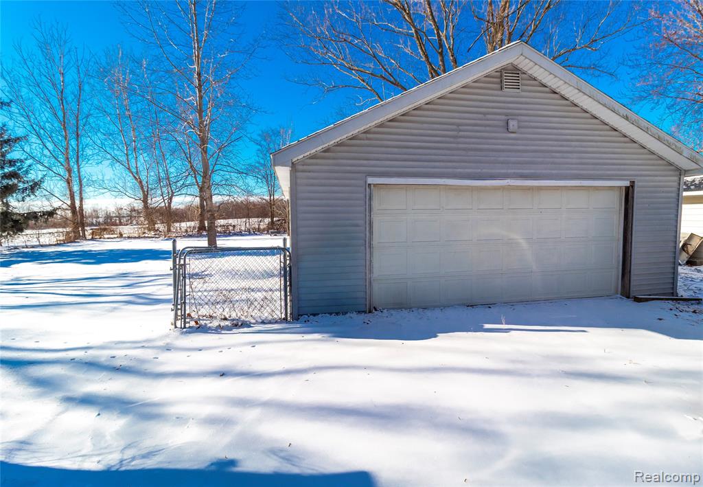 8353 Gale Road, Otisville, MI 48463 — Photo 21