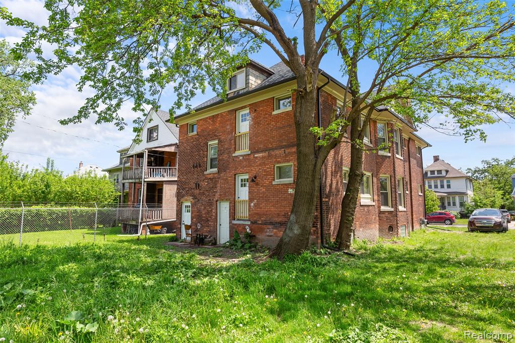 900 Hazelwood Street, Detroit, MI 48202 — Photo 35
