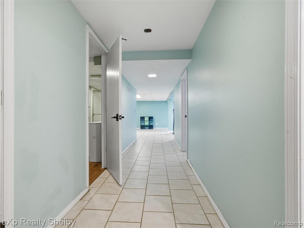 41670 Amberly Drive, Clinton Twp, MI 48038 — Photo 28
