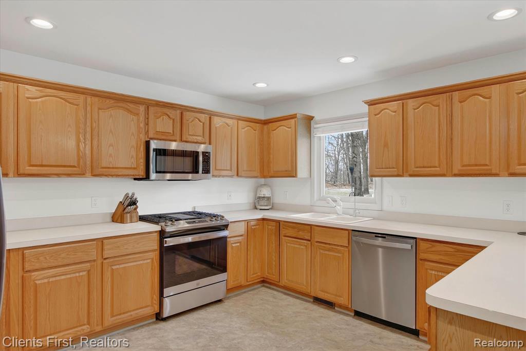5150 Edward James Drive, Howell, MI 48843 — Photo 14