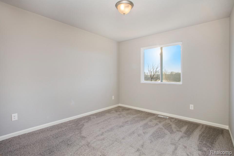 8165 Moonlight Creek Lane, Fowlerville, MI 48836 — Photo 15
