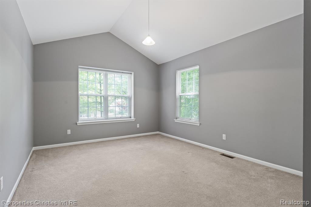 4709 Greenview Court, Commerce Twp, MI 48382 — Photo 32