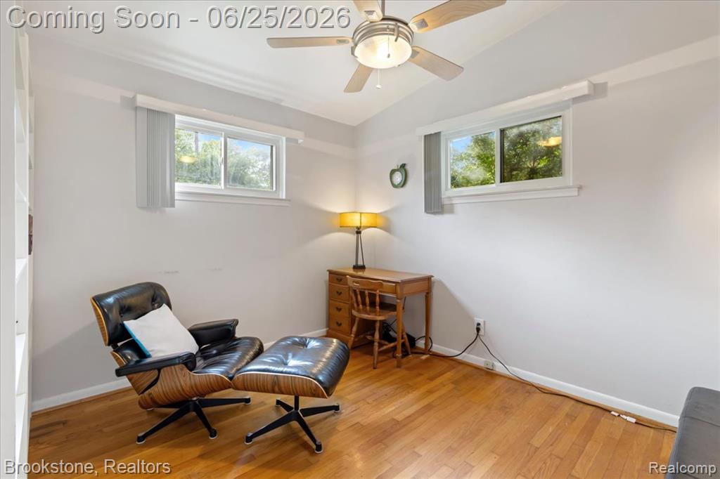 24210 Beverly Street, Oak Park, MI 48237 — Photo 12