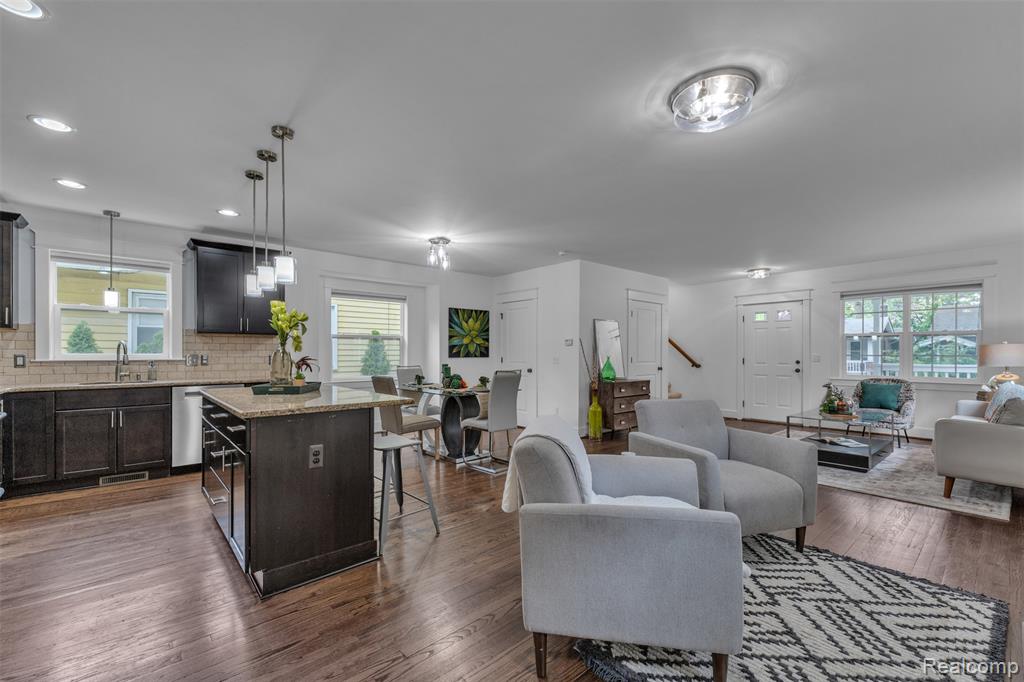 715 Gardenia Avenue, Royal Oak, MI 48067 — Photo 17