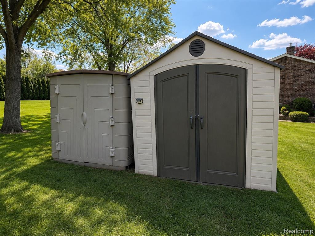 9739 Waterway Drive N, Grosse Ile, MI 48138 — Photo 27