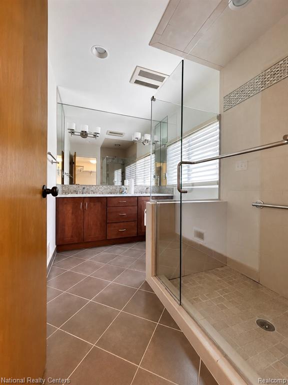 2182 Yorktown Drive, Ann Arbor, MI 48105 — Photo 24