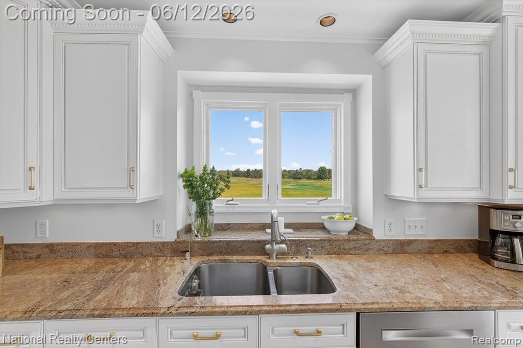 1042 Saint Andrews, Highland, MI — Photo 18