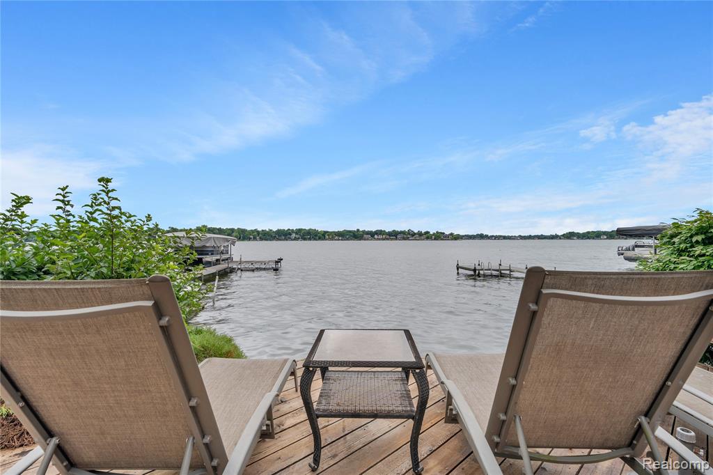 7107 Locklin Street, West Bloomfield, MI 48324 — Photo 36