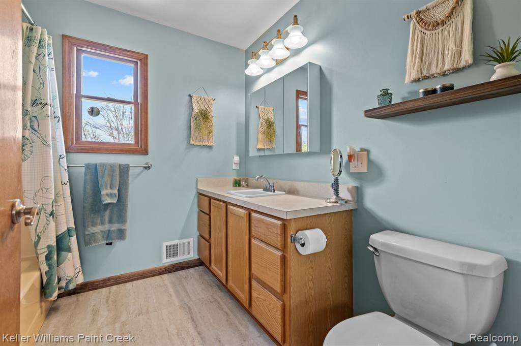 7466 LINDRATH, Washington, MI — Photo 20