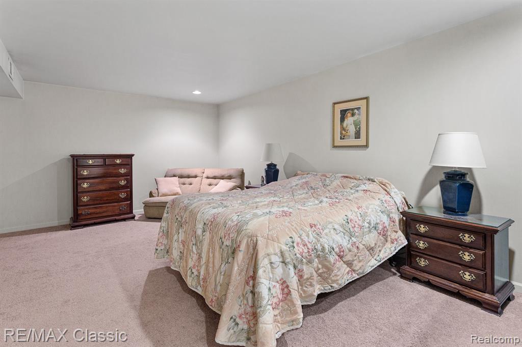 38360 Chessington, Farmington Hills, MI 48331 — Photo 26