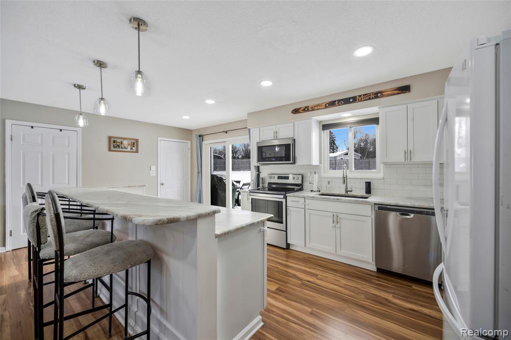 9488 Brookway Court, Goodrich Vlg, MI — Photo 20