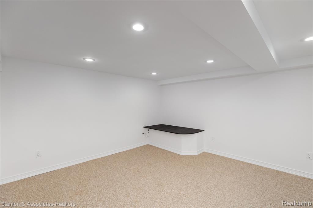 608 Woodlawn Avenue, Royal Oak, MI 48073 — Photo 16