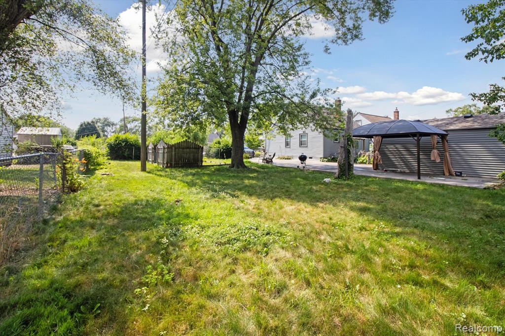 8025 Mayfair Street, Taylor, MI 48180 — Photo 34