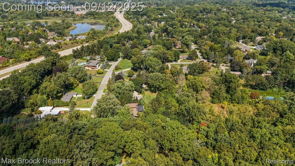 1027 Joanne Court, Bloomfield Hills, MI 48302 — Photo 22