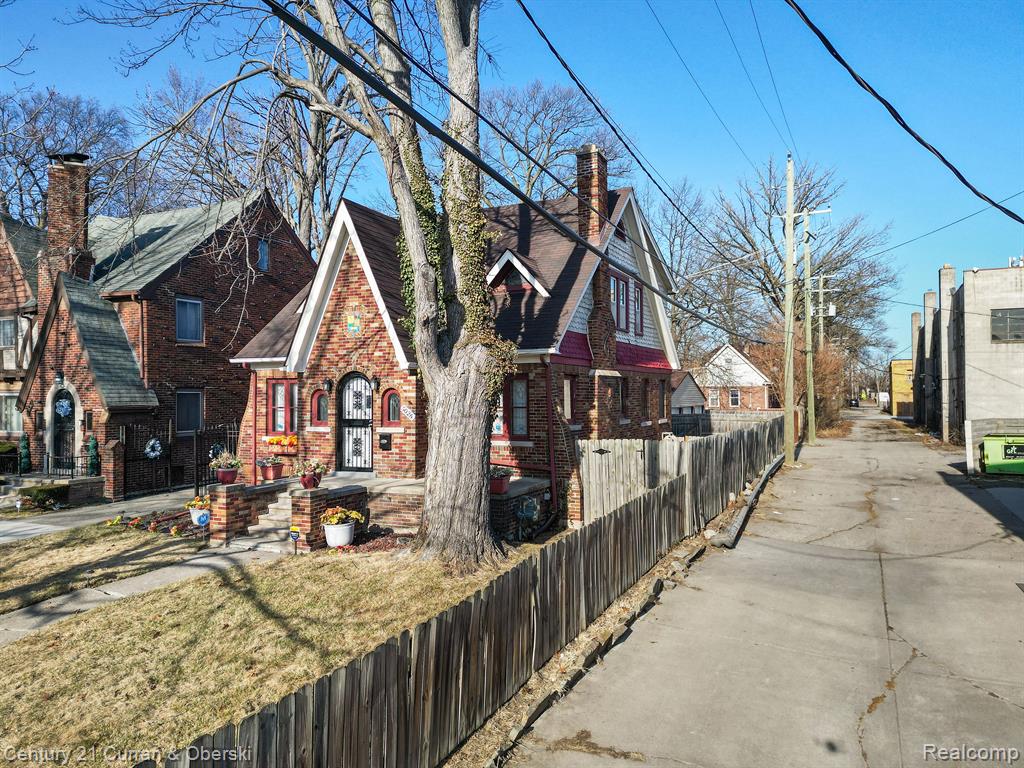 5026 KENSINGTON Avenue, Detroit, MI 48224 — Photo 3