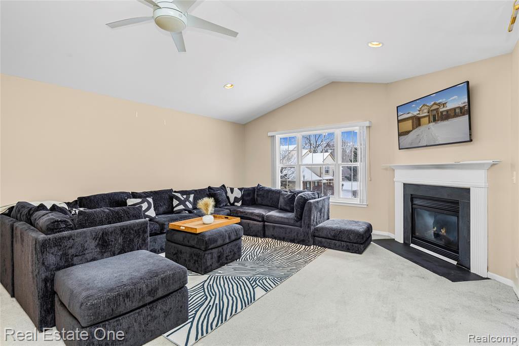 167 S Vista Drive, Auburn Hills, MI 48326 — Photo 7