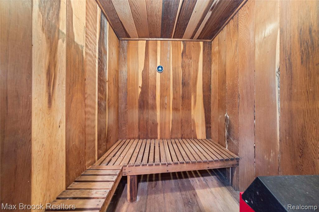 35550 Pleasant Valley Road, Farmington Hills, MI, 48331