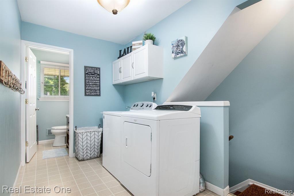 4130 RAMBLEWOOD Drive, Troy, MI 48085 — Photo 12