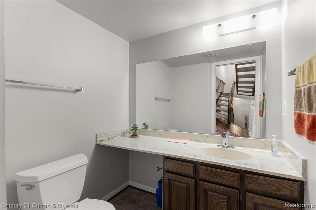 3060 LINDENWOOD Drive, Dearborn, MI 48120 — Photo 20