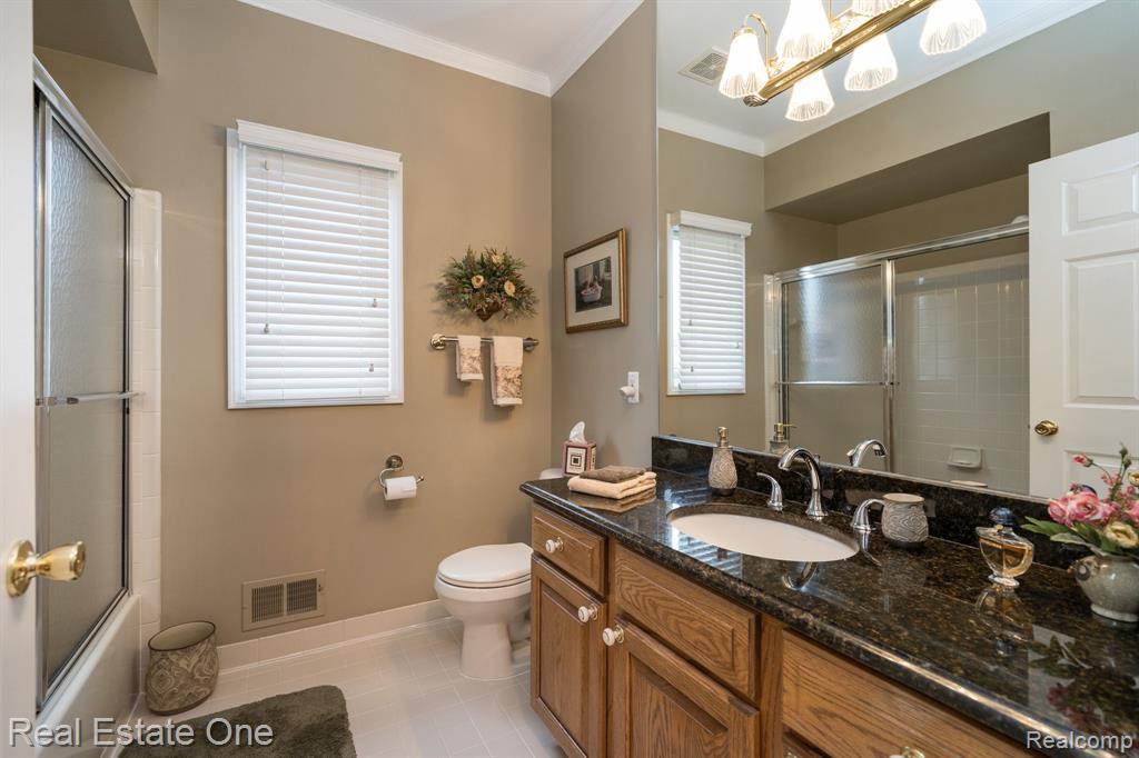 54035 Scarboro Way, Shelby Twp, MI 48316 — Photo 24