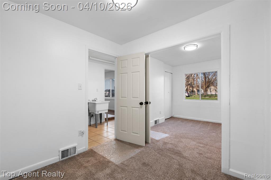 23615 Columbus Avenue, Warren, MI 48089 — Photo 18