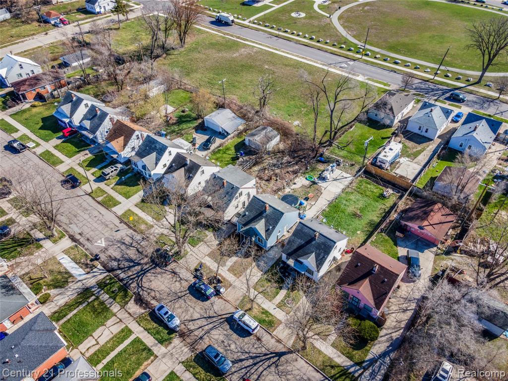 8040 Plainview Avenue, Detroit, MI 48228 — Photo 37