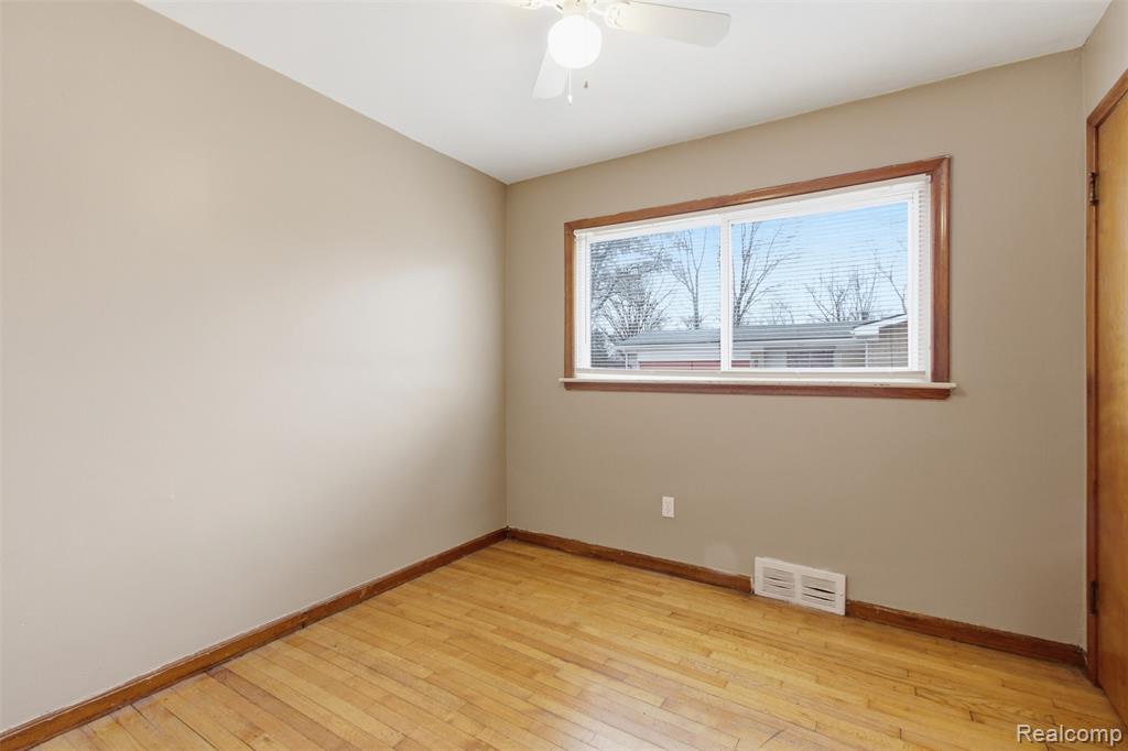 7676 Pierson Street, Detroit, MI 48228 — Photo 13