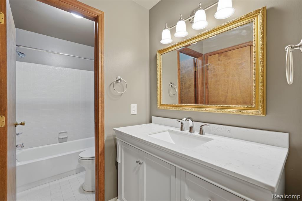 396 W Ann Arbor Trail, Plymouth, MI 48170 — Photo 11
