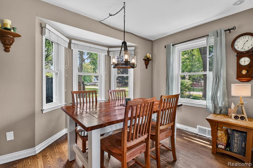21154 Flanders Street, Farmington, MI 48335 — Photo 11