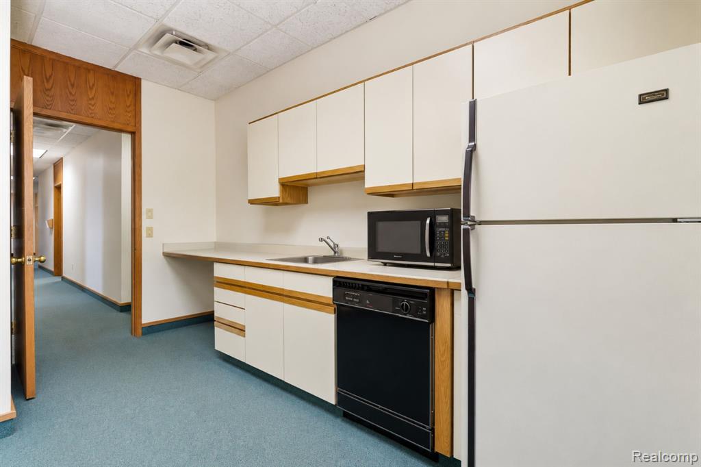 5081 Exchange Drive, Flint, MI 48507 — Photo 11