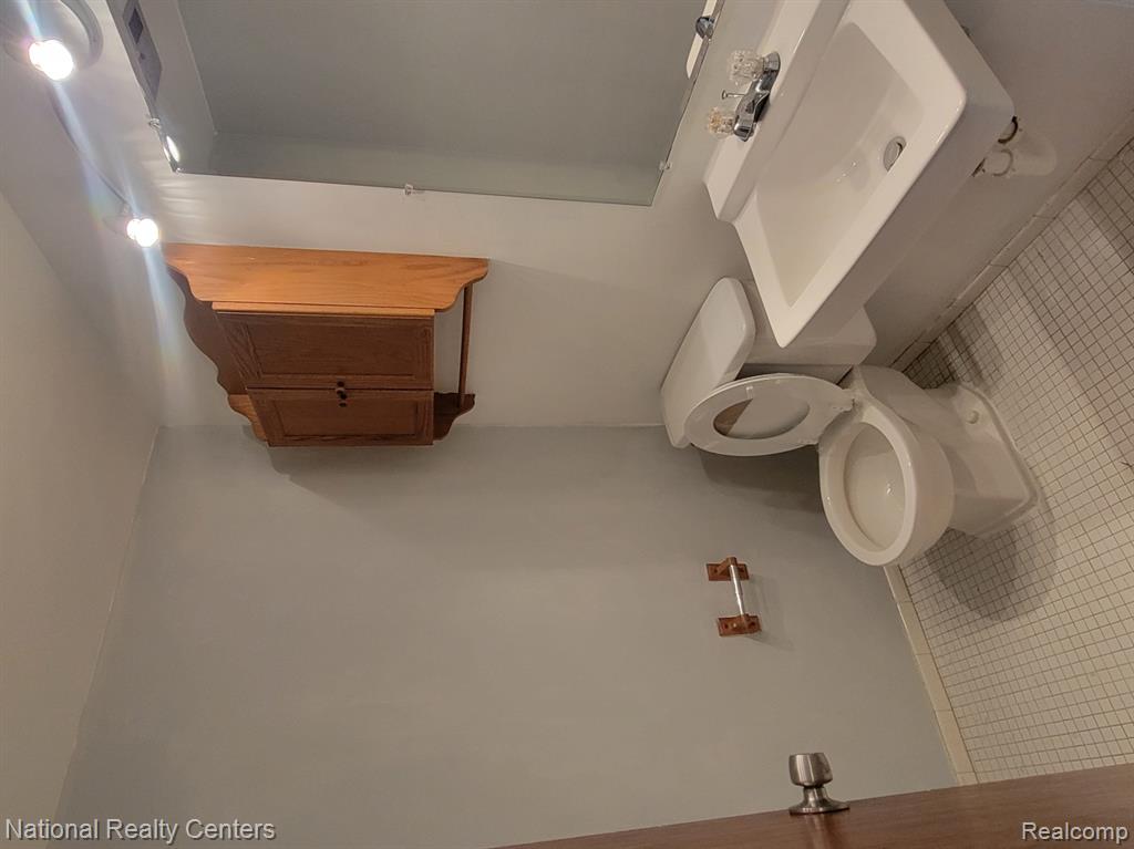 8296 KARAM BLVD, Warren, MI 48093 — Photo 9