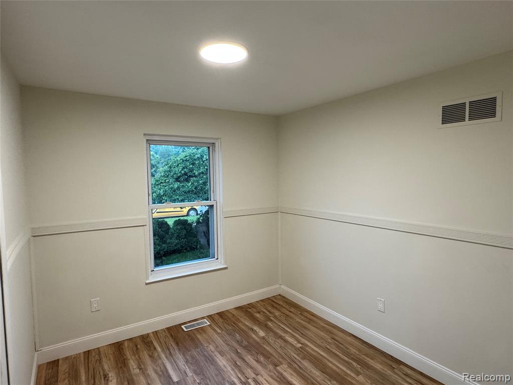 42113 CLAYTON Street, Clinton Twp, MI 48038 — Photo 11