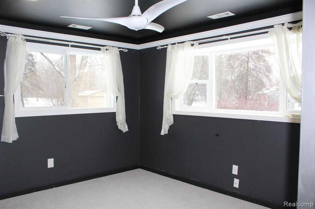 896 Grace Avenue, Rochester Hills, MI 48307 — Photo 12