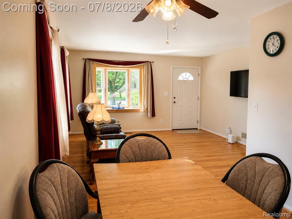 839 E Maple Street, Holly, MI 48442 — Photo 8