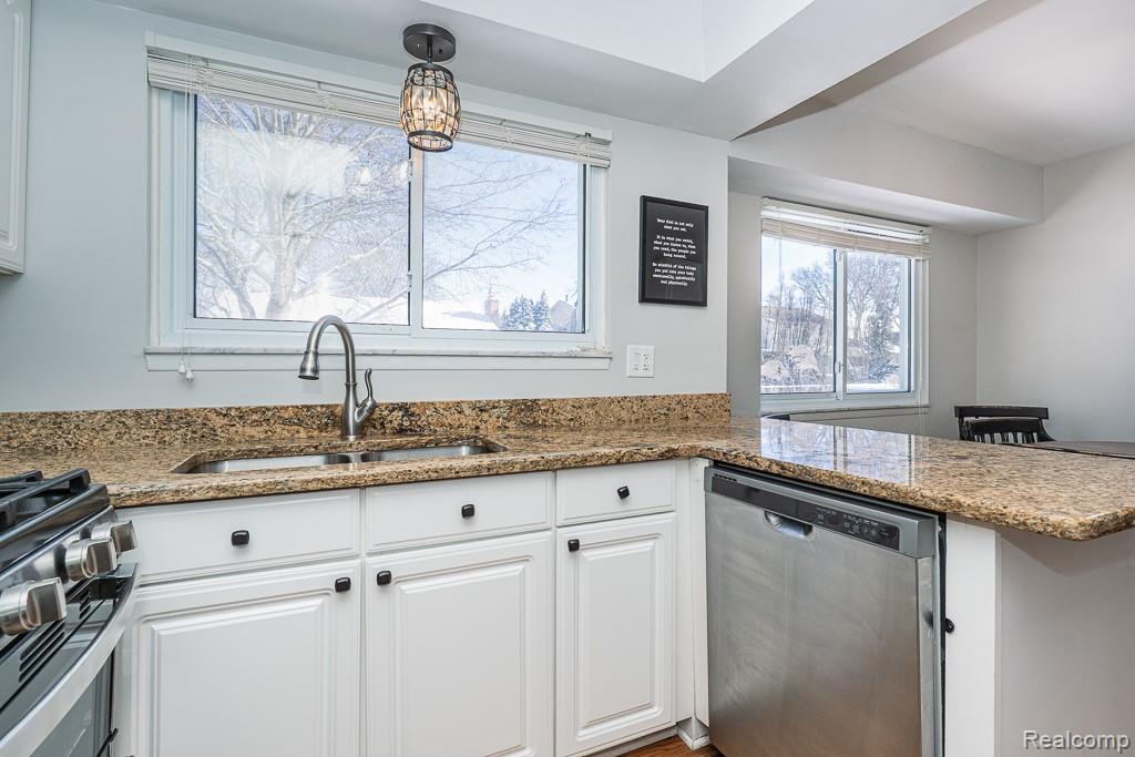 39802 Sunderland Drive, Clinton Twp, MI 48038 — Photo 10