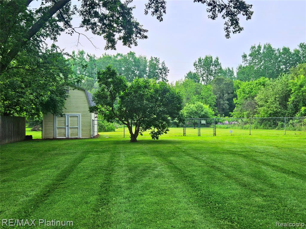 7257 Miller Road, Swartz Creek, MI 48473 — Photo 6